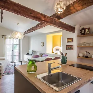 Maison Petite Roquette Et Garage Appartamento